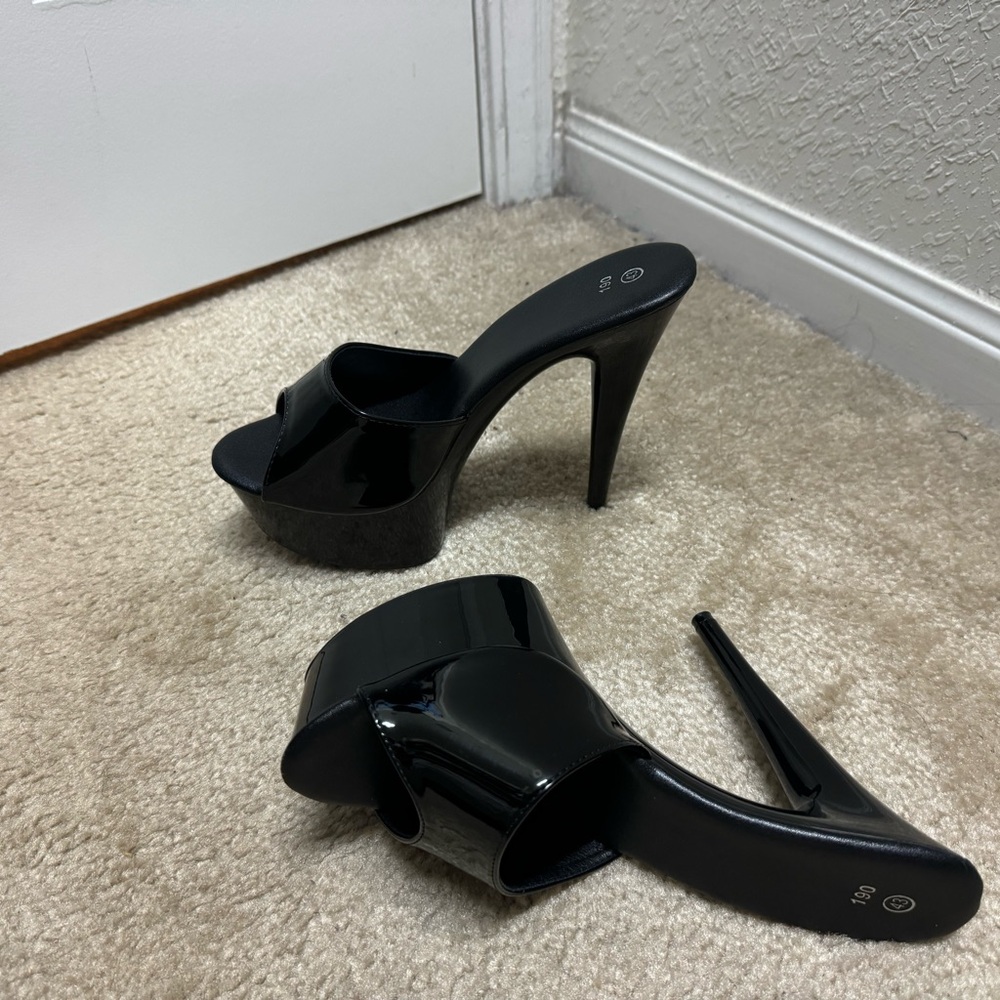 Black platform heels - new